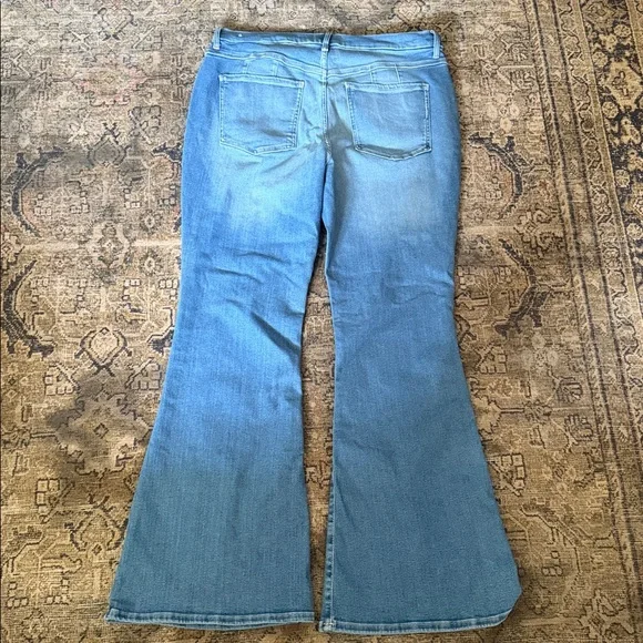 We The Free CRVY Infinite Stretch Pull-On Flare Jeans Size XXL - Picture 8 of 10